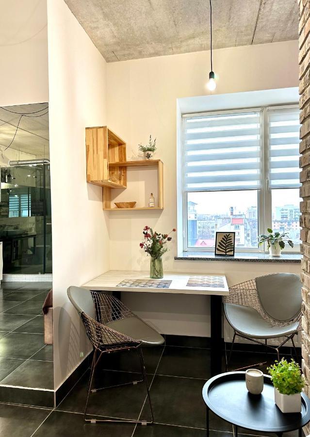 Designer Apartments In The City Center Rivne Bagian luar foto