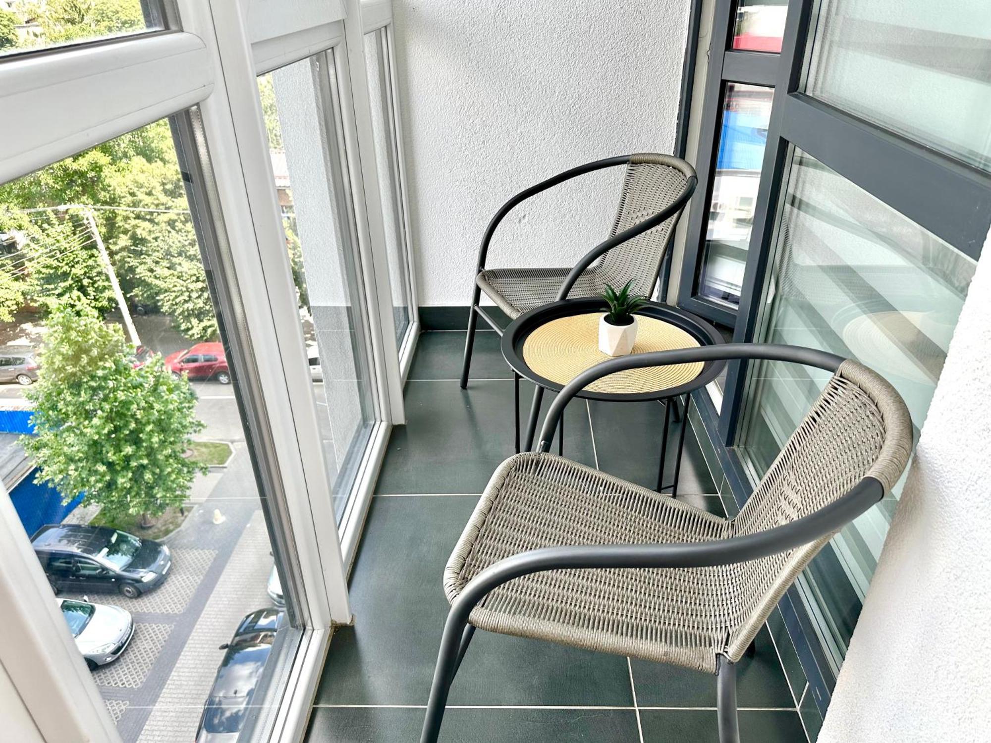 Designer Apartments In The City Center Rivne Bagian luar foto