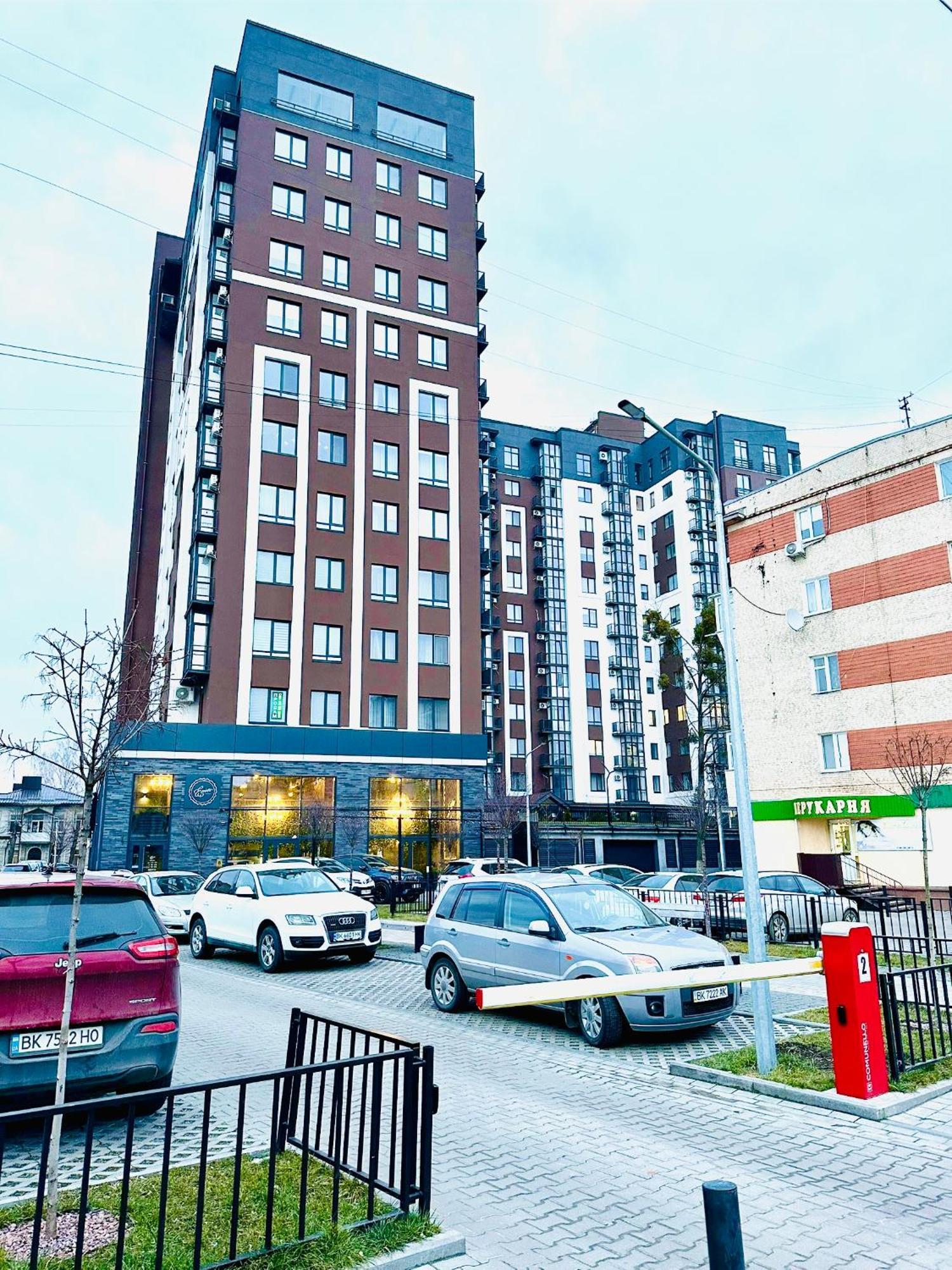 Designer Apartments In The City Center Rivne Bagian luar foto