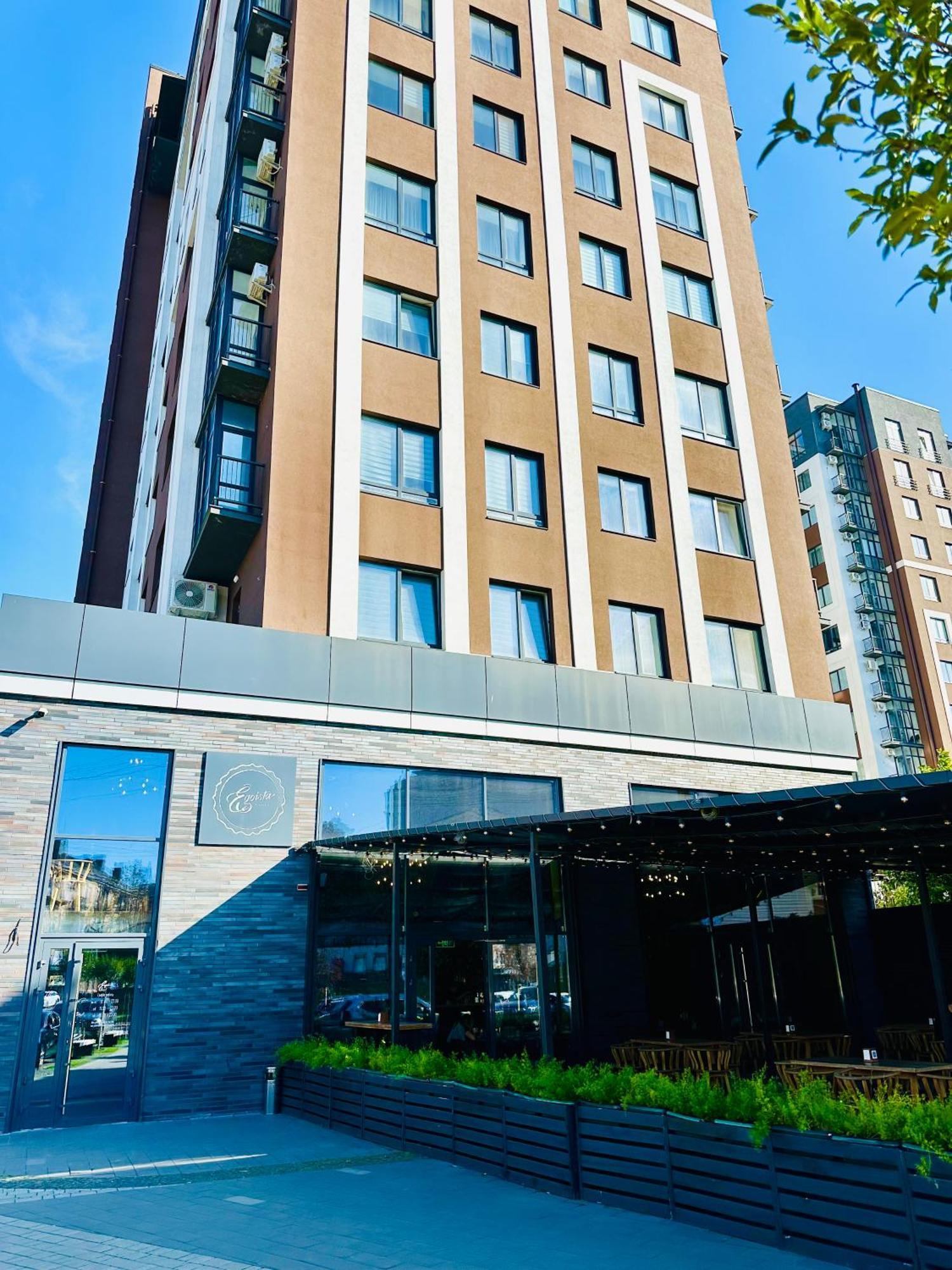 Designer Apartments In The City Center Rivne Bagian luar foto