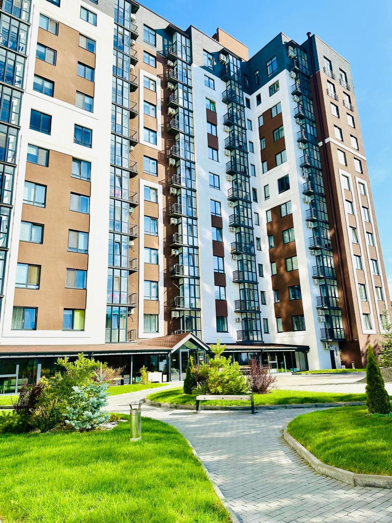 Designer Apartments In The City Center Rivne Bagian luar foto